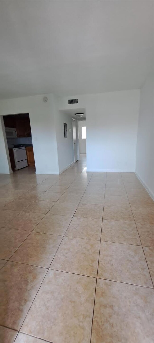 3030 NE 21st Terrace unit 8, Fort Lauderdale, FL 33306 - photo 3