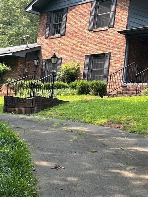 approaching front sidewalk