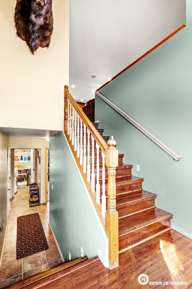 2_EntryStairway