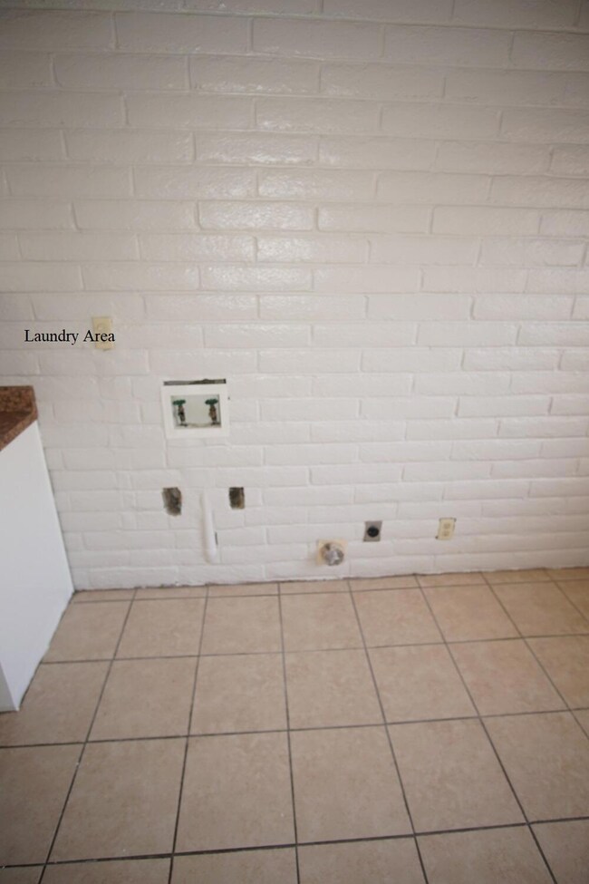 7.Laundry Area