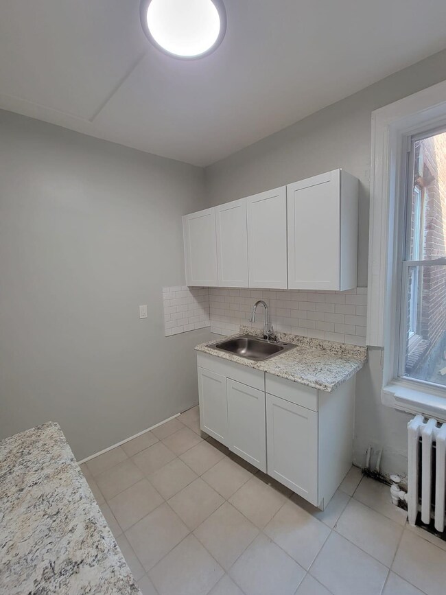 209 Mallory Ave unit 2r, Jersey City, NJ 07304 - photo 2