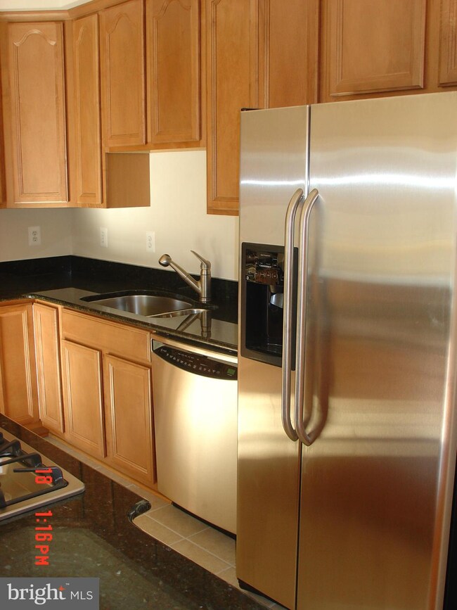 16470 Steerage Cir, Woodbridge, VA 22191 - photo 7