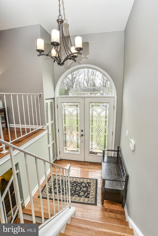 8006 Lake Pleasant Dr, Springfield, VA 22153 - photo 3