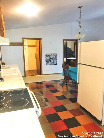 18826 Hillside Dr, Helotes, TX 78023 - photo 3