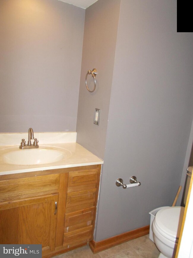 1041 Hampton Cir, Hagerstown, MD 21742 - photo 4