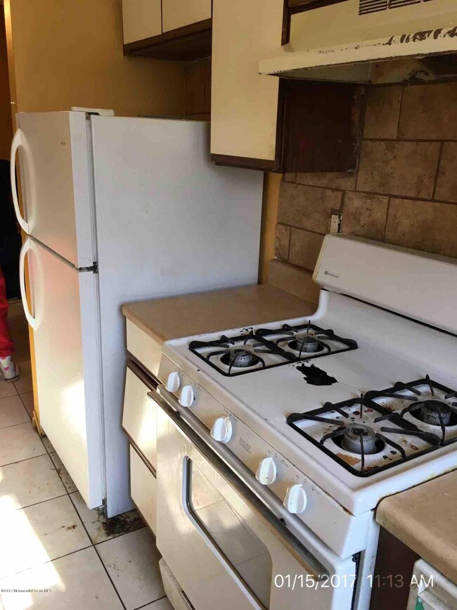 213 Main St unit 6, Keansburg, NJ 07734 - photo 5