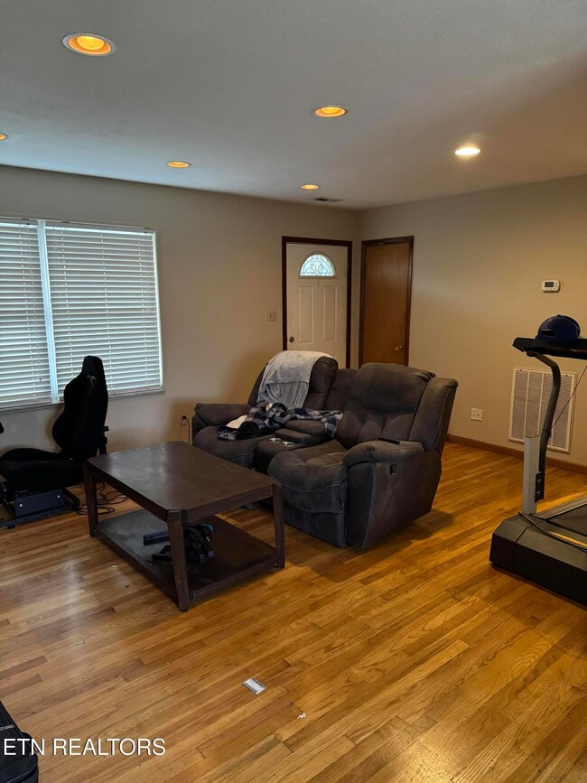 7215 N Ruggles Ferry Pike, Knoxville, TN 37924 - photo 4