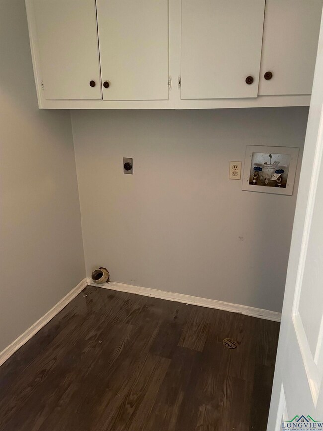 415 Glover Dr, Longview, TX 75601 - photo 4