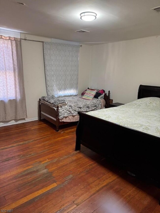 96 Nichols St, Newark, NJ 07105 - photo 6