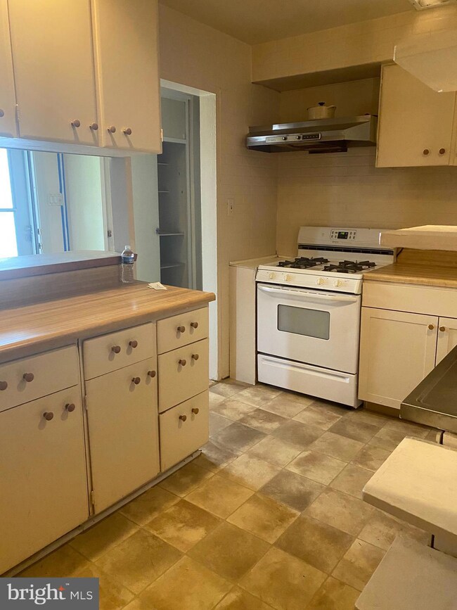 3714 26th Ave, Temple Hills, MD 20748 - photo 4