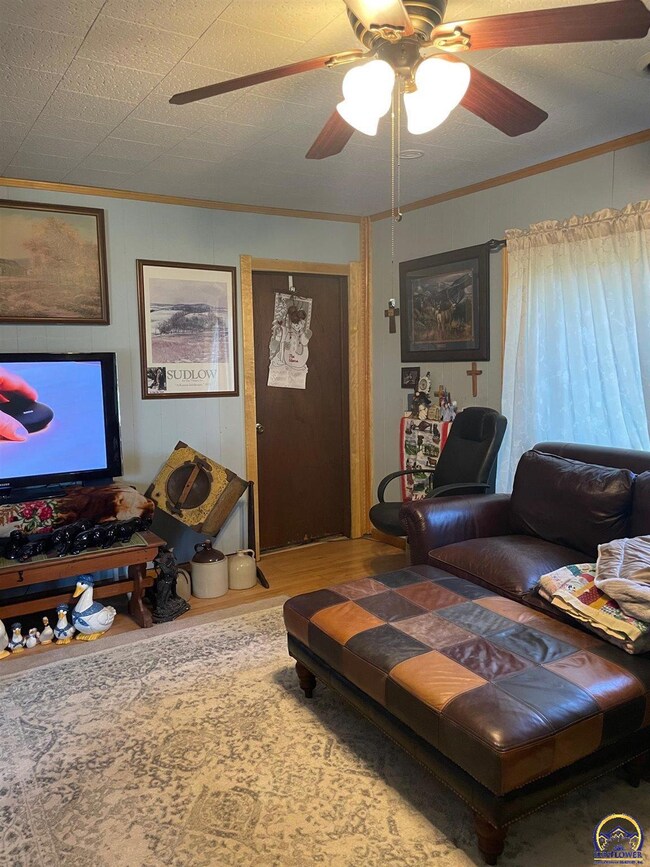 121 Walnut, Overbrook, KS 66524 - photo 4