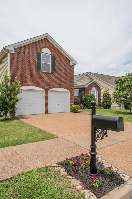 Plenty of room for your cars in this spacious 2 car garage!