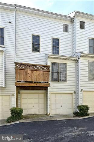 2408 Garnett Dr, Alexandria, VA 22311 - photo 6