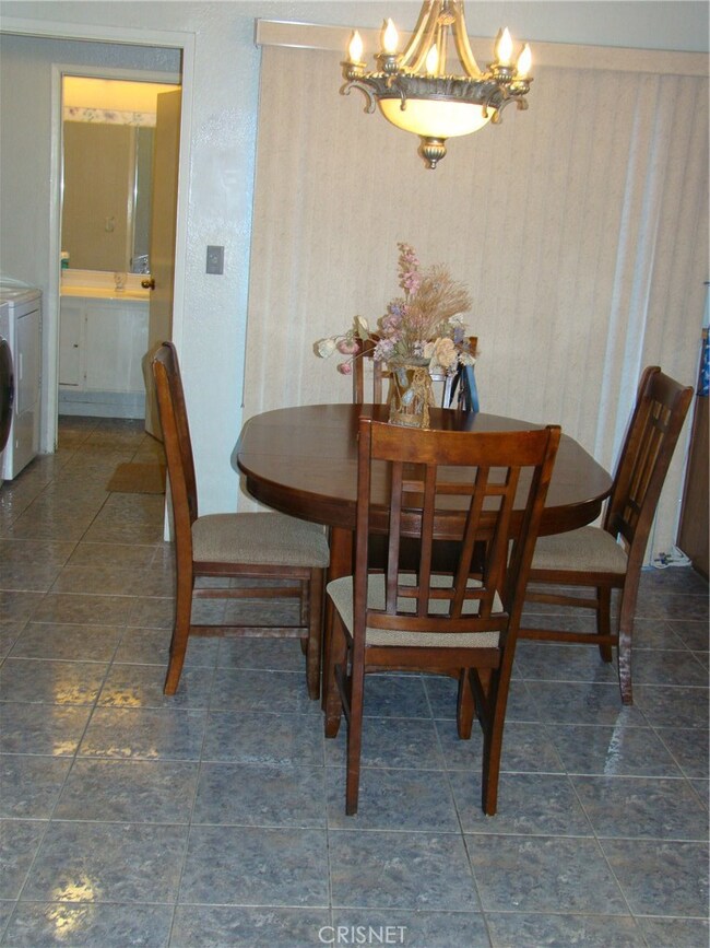 865 Orange Grove Ave unit 5, San Fernando, CA 91340 - photo 4