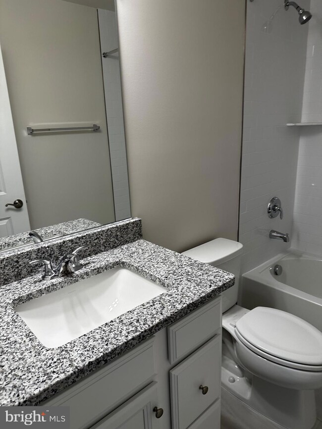 17958 Overlook Rd, Dumfries, VA 22026 - photo 4