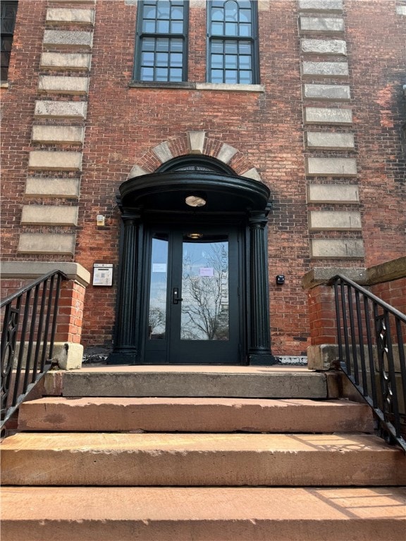 View of front entrance in courtyard off Alexander Street