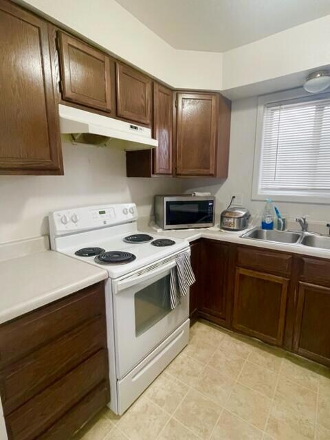 02 Kitchen