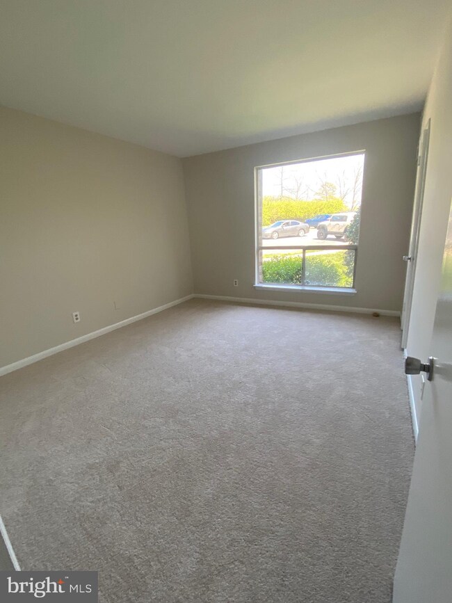 11627 Vantage Hill Rd unit 12B, Reston, VA 20190 - photo 2