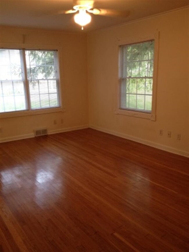 Open floor plan - Archway for entry into Dining Ro