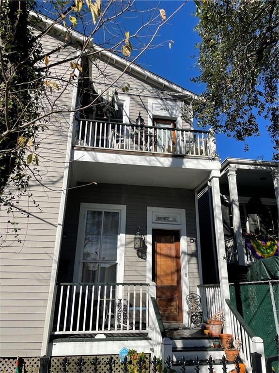 Unit A: Upper unit in this condo association...con