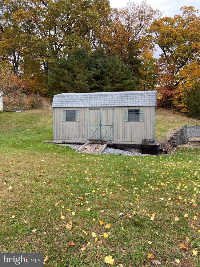 8571 Bakner Rd, Waynesboro, PA 17268 - photo 3