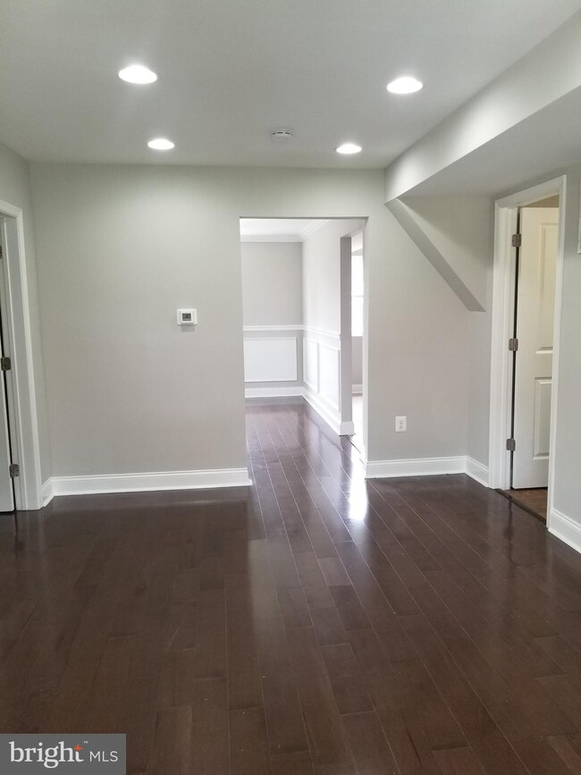 3911 Glenhunt Rd, Baltimore, MD 21229 - photo 2