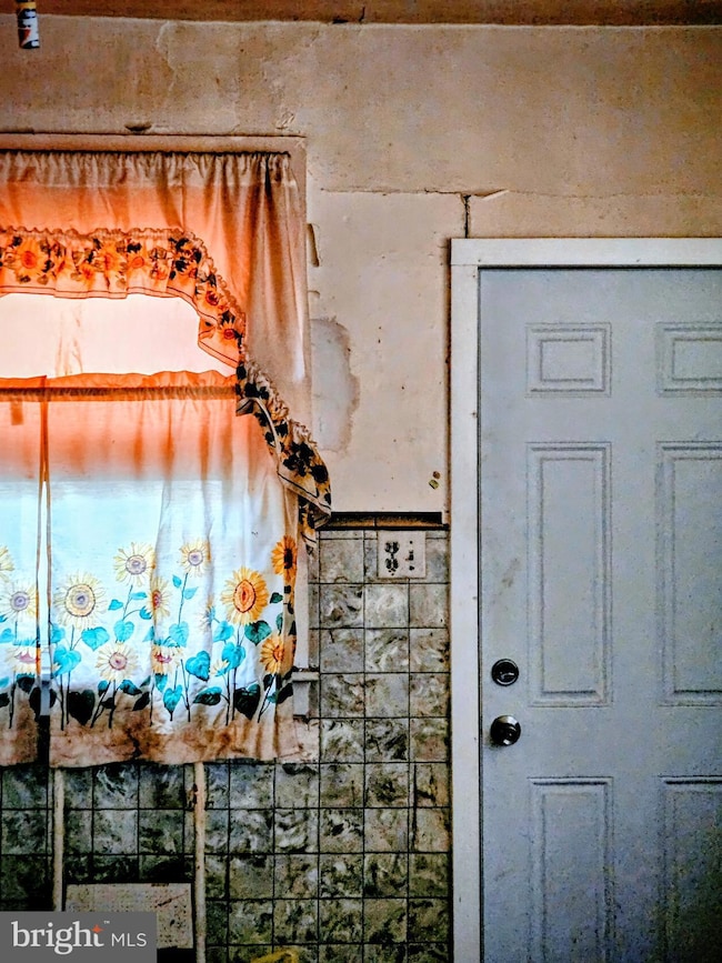 2028 Moore St, Philadelphia, PA 19145 - photo 6