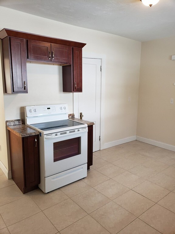 526 Summer St unit 1, Brockton, MA 02302 - photo 4