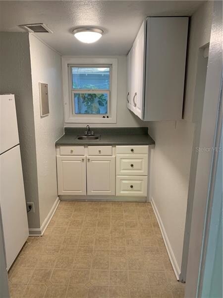 1064 11th Ave N unit Lower, Saint Petersburg, FL 33705 - photo 2