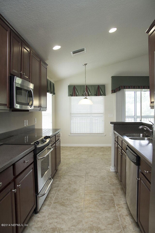 8656 Little Swift Cir unit 40A, Jacksonville, FL 32256 - photo 5