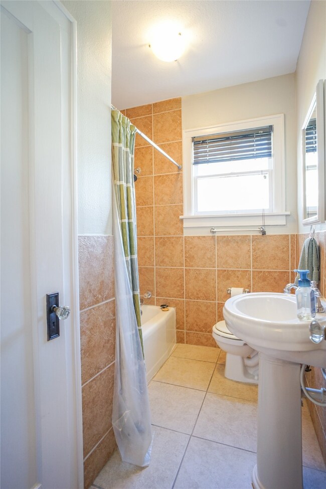 722 W Temple St, Houston, TX 77009 - photo 6