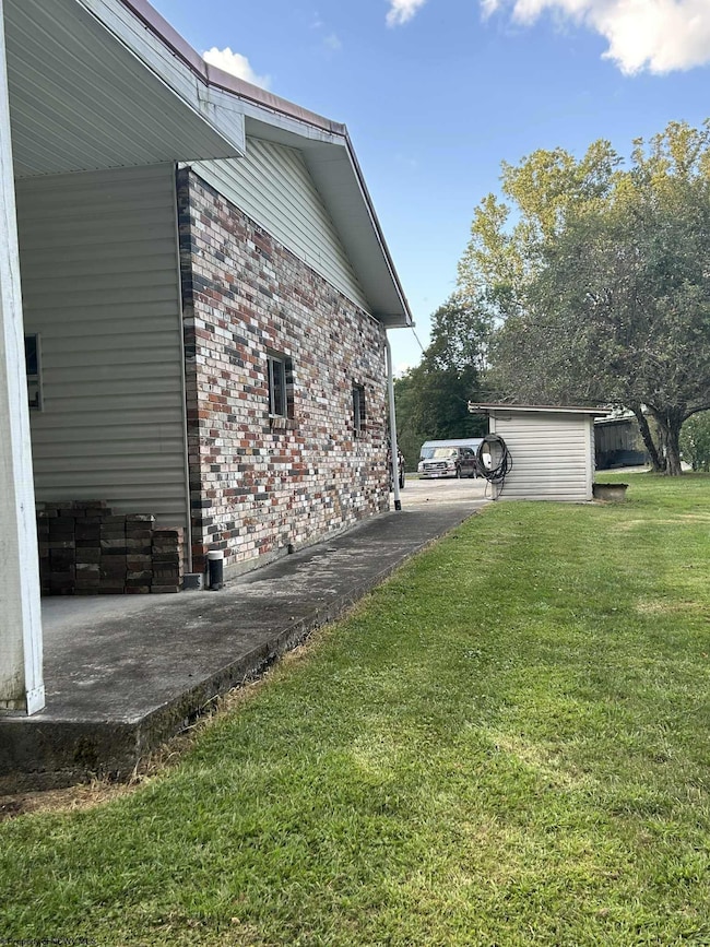 8106 Alton Rd, Adrian, WV 26210 - photo 6