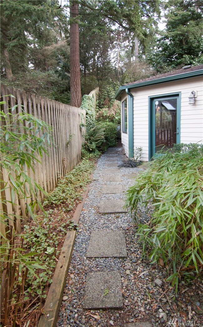 21021 Pioneer Way, Edmonds, WA 98026 - photo 4