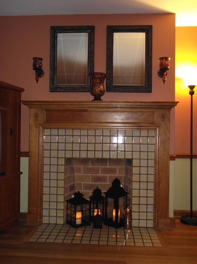 619 Salisbury living room 4