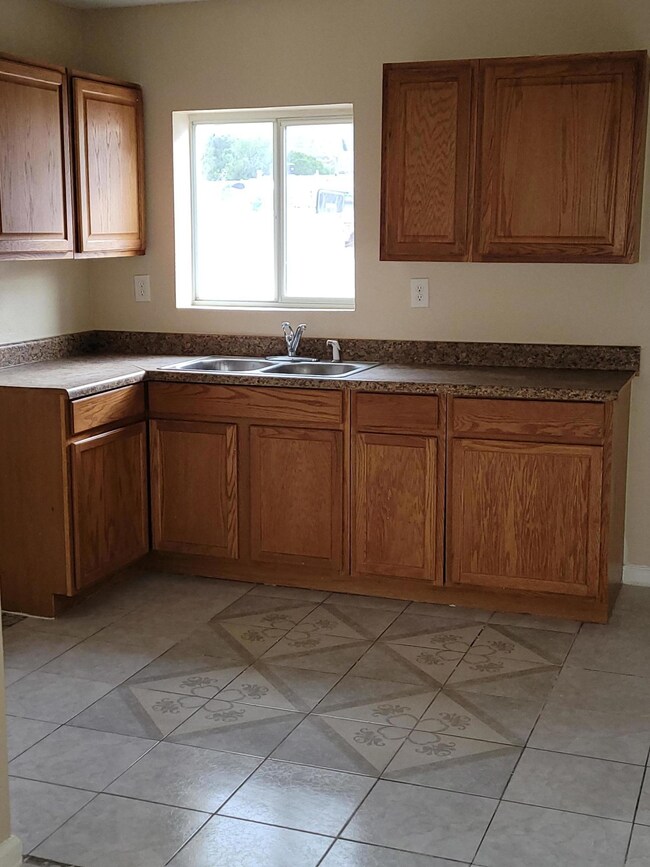 2905 N Piedras St, El Paso, TX 79930 - photo 7