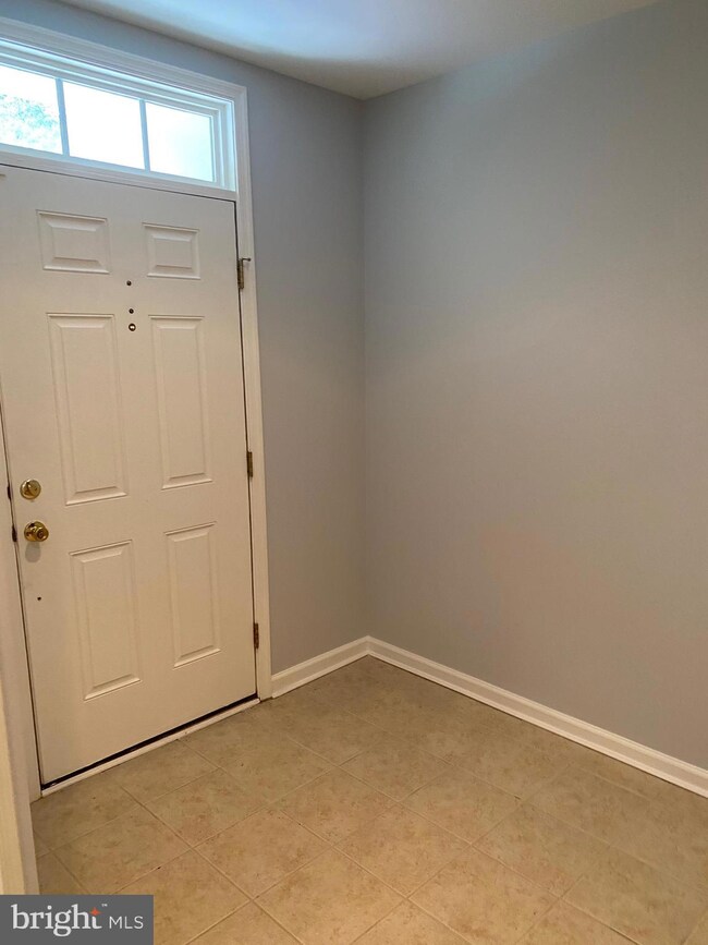 4504 Hidden Stream Ct, Owings Mills, MD 21117 - photo 3