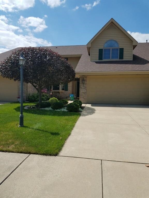 1514 Tamarack Dr, Schererville, IN 46375 - photo 2