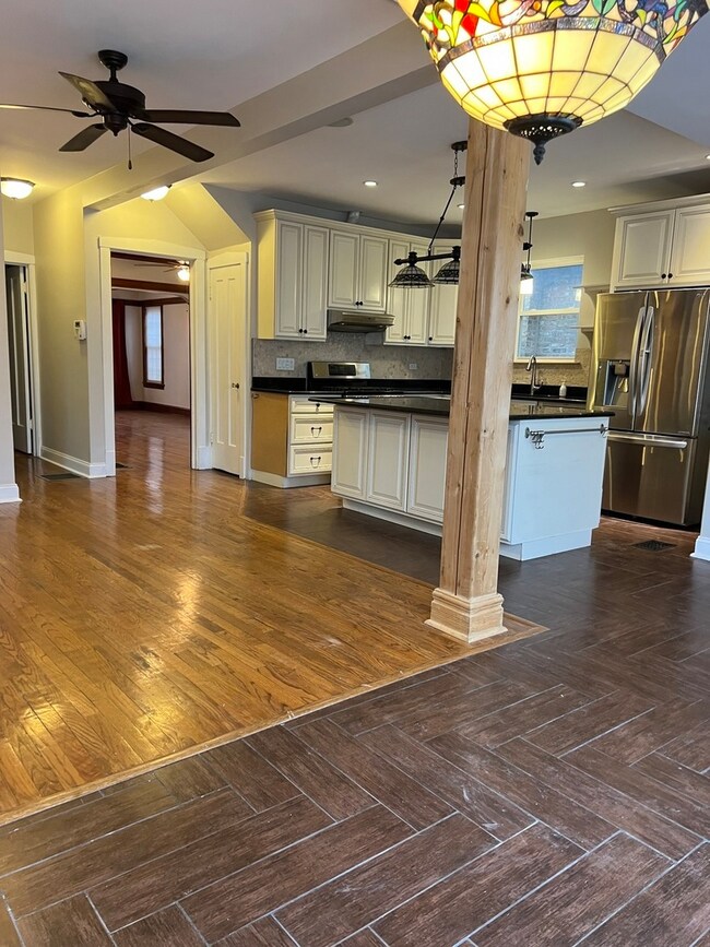 5341 W Fletcher St, Chicago, IL 60641 - photo 3