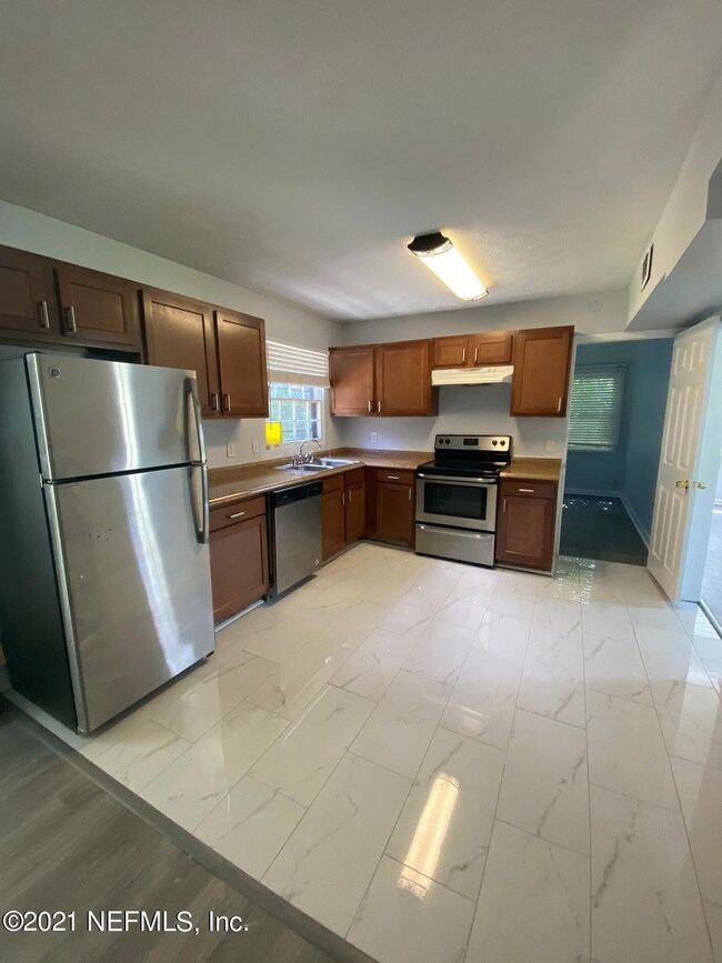 6214 Thumper St, Jacksonville, FL 32210 - photo 3