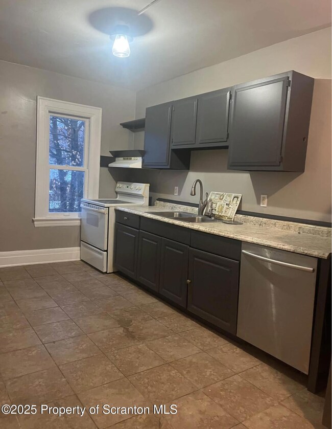 85 Main St unit 2, Olyphant, PA 18447 - photo 3