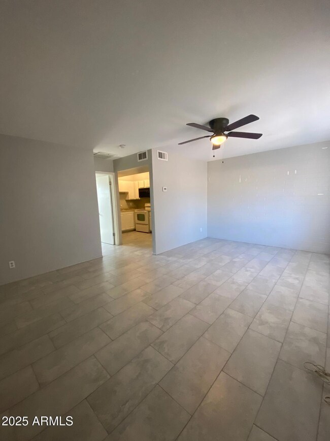 2235 N 28th St unit 2, Phoenix, AZ 85008 - photo 3