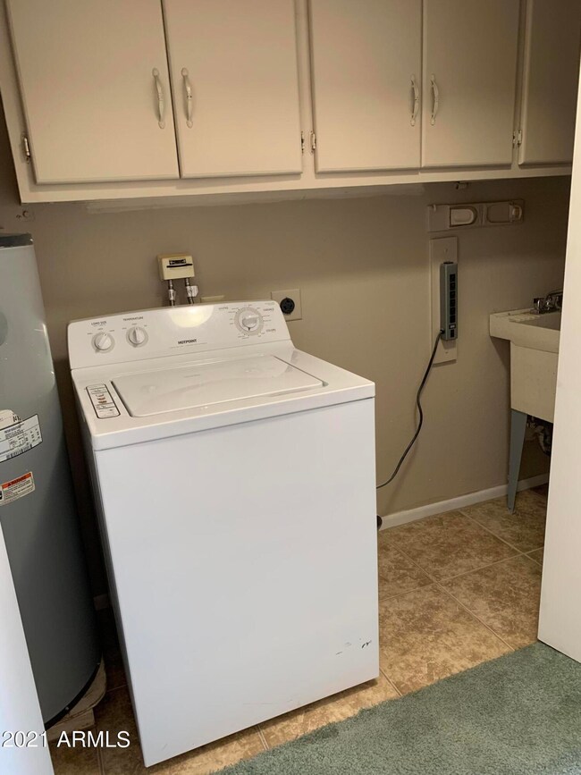 9619 W Bonita Ct, Sun City, AZ 85373 - photo 7