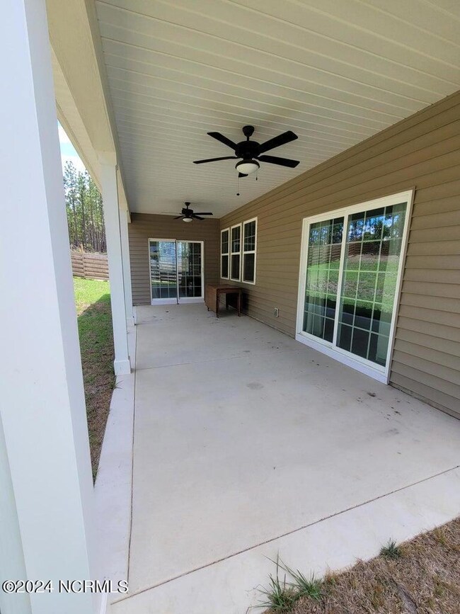 702 Foggy Crossing Ct, Aberdeen, NC 28315 - photo 7