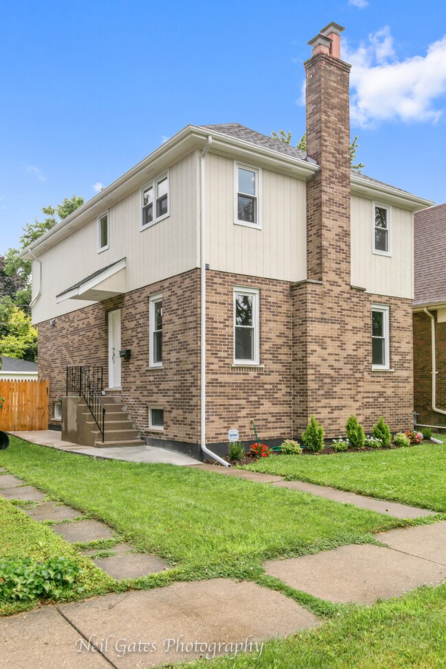 921 Manchester Ave, Westchester, IL 60154 - photo 2