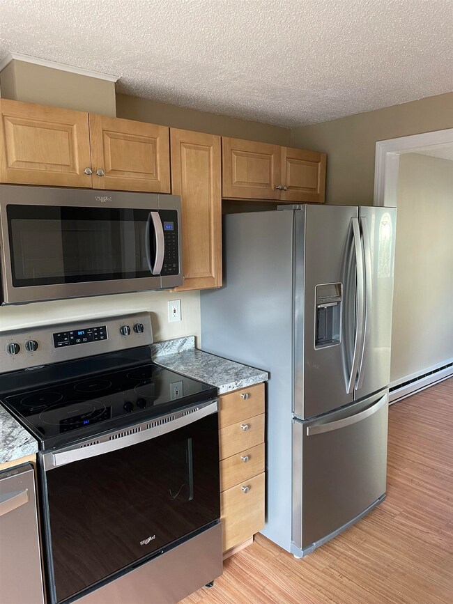 109 Elm St unit 2, Milford, NH 03055 - photo 3