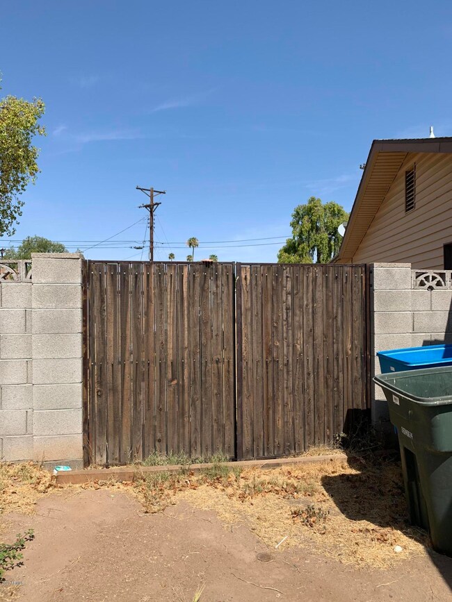 3020 N 54th Ln, Phoenix, AZ 85031 - photo 3