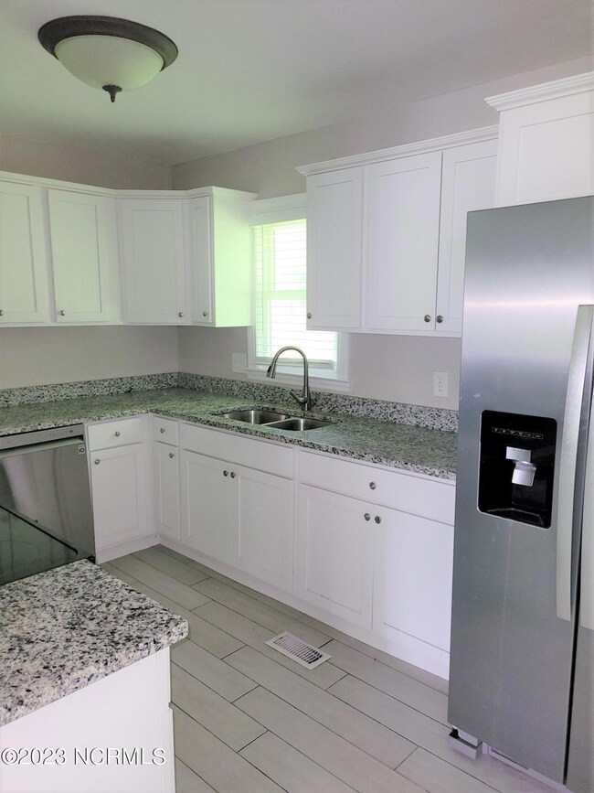 1107 Ormandy Ave, Jacksonville, NC 28546 - photo 2