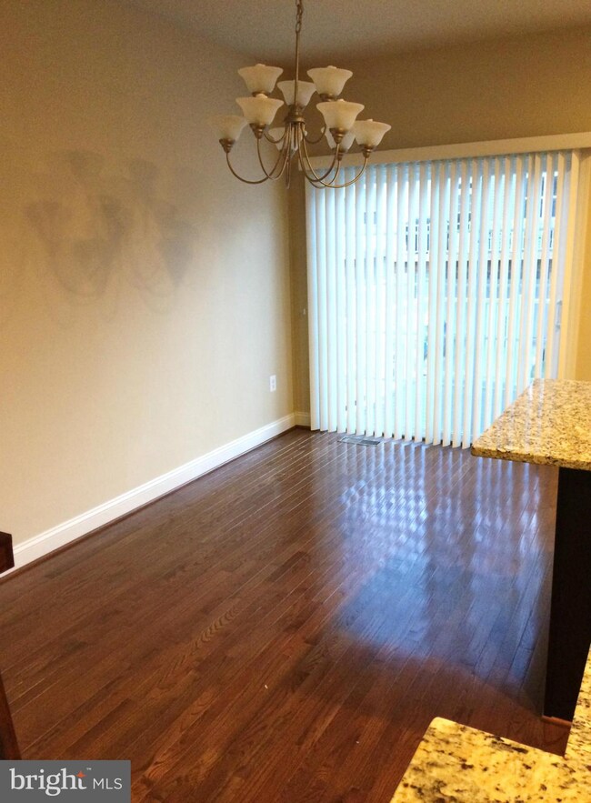 4400 Potomac Highlands Cir unit 64, Triangle, VA 22172 - photo 5