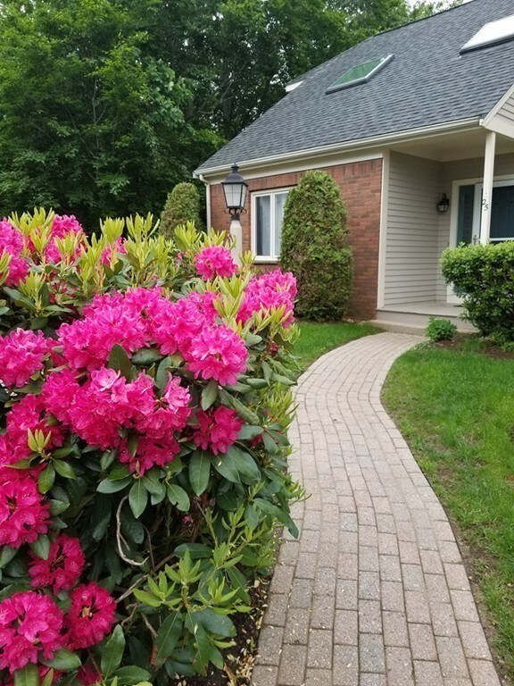 25 Cara Dr, Weymouth, MA 02188 - photo 2