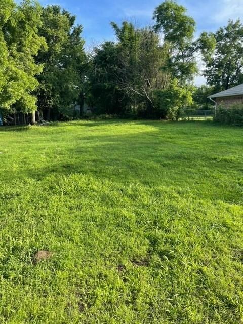 422 Martin Luther King St, Denison, TX 75020 - photo 2